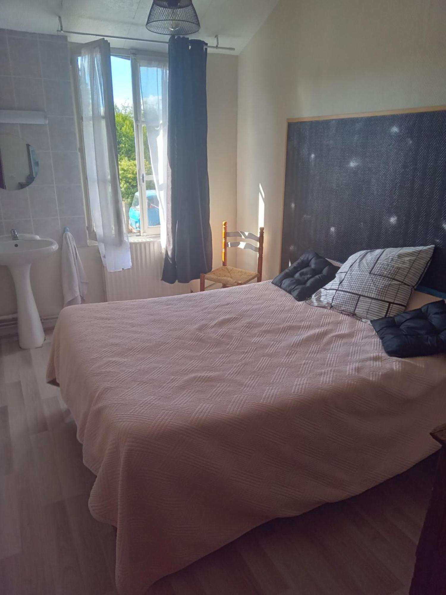 Aurelie Hotel Saint-Pierre-le-Moutier Luaran gambar
